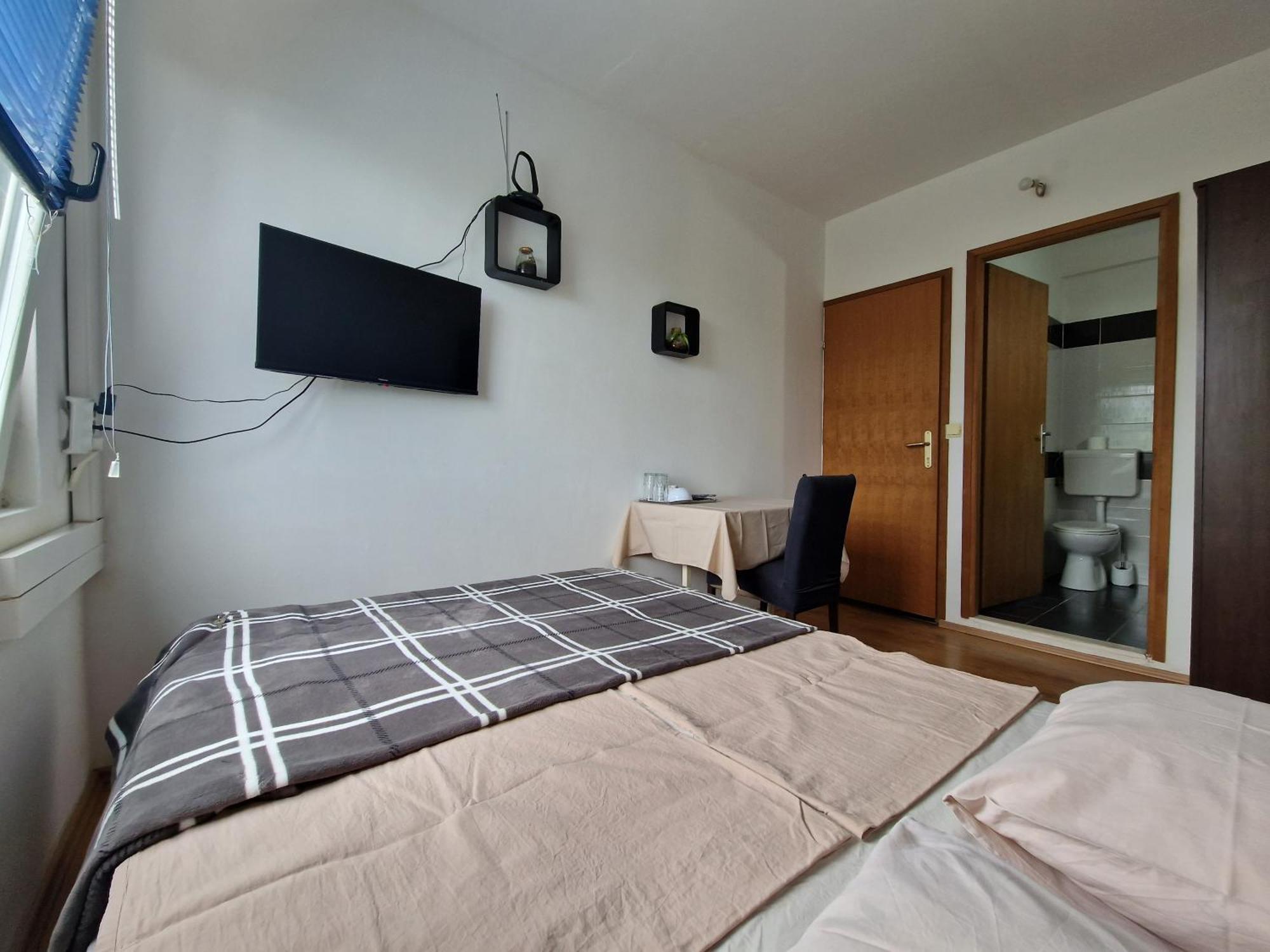 Ensuite Stay Rooms Spalato Esterno foto