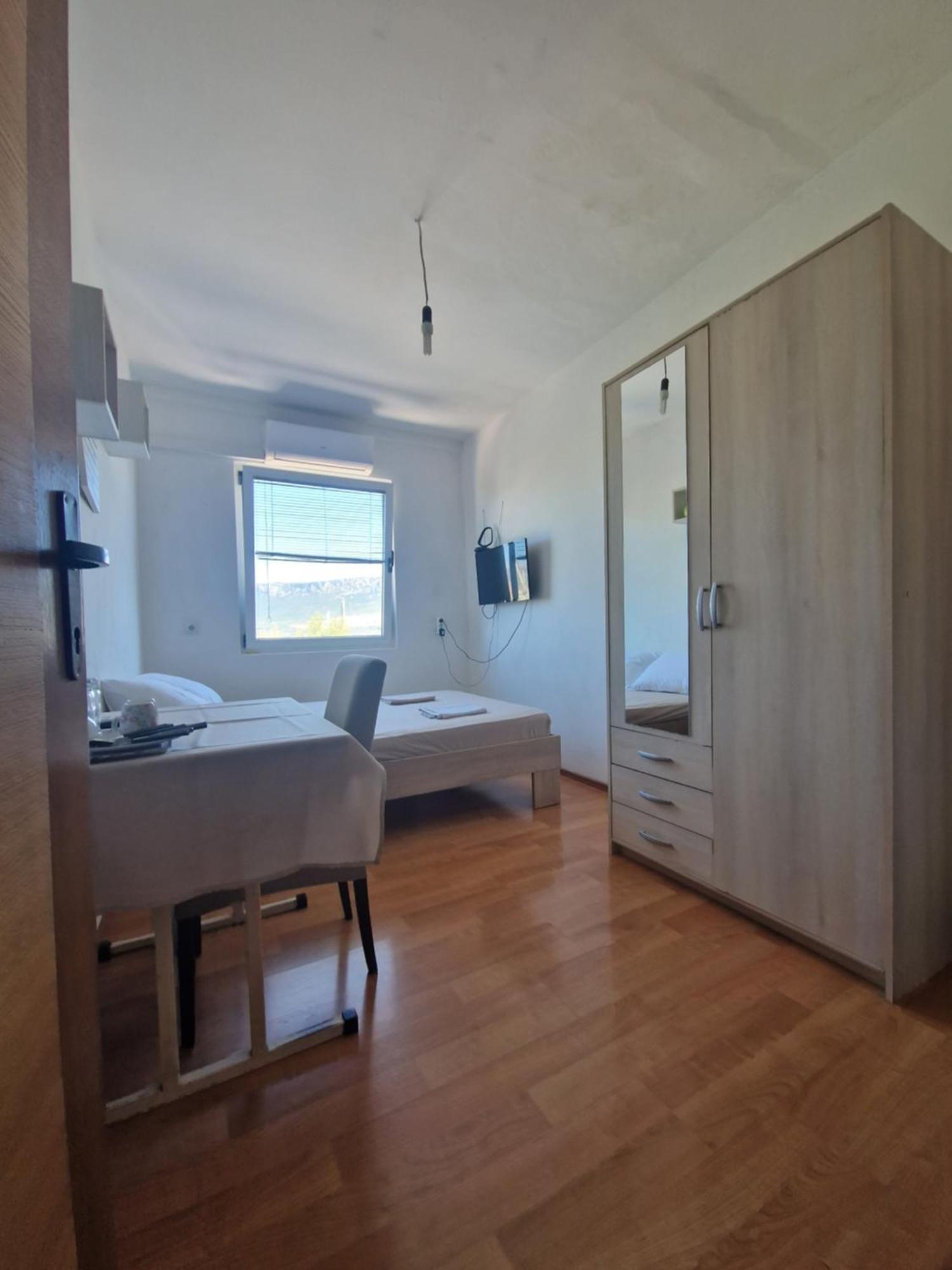 Ensuite Stay Rooms Spalato Esterno foto